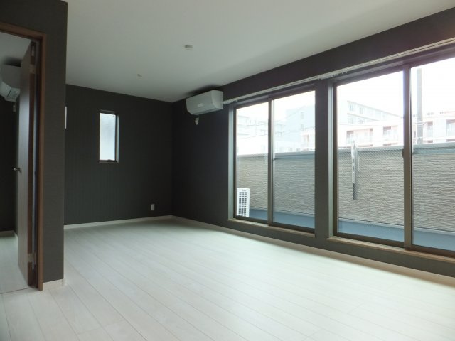 ラブレアコートの居間・リビング