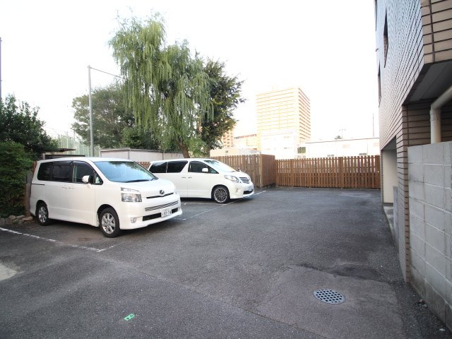 富士マンションⅡの駐車場