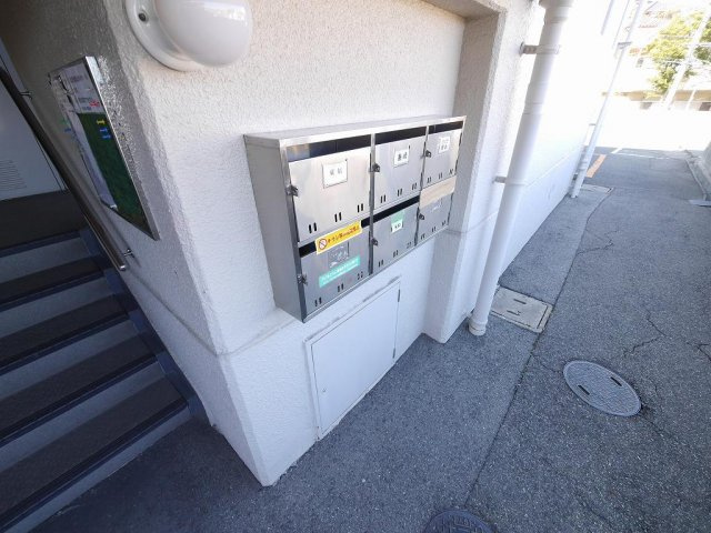 ピュアハイツ高丸第一のエントランス