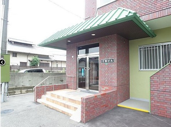 【エントランス】