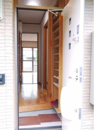 桜ハイツⅡ【キャッシュバック対象物件】の玄関|シンプルで使いやすい玄関です