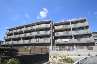 【外観】 | 西鉄二日市駅まで徒歩3分の好立地♪ 駅周辺は買い物施設が充実していて、毎日のお買い物に便利です。