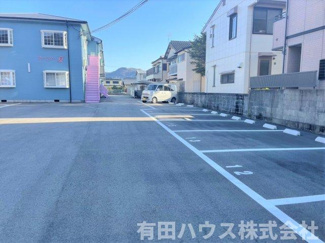 【駐車場】