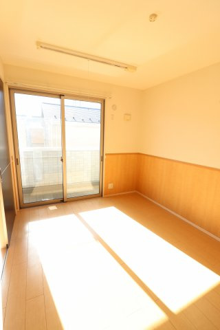 リヴィエール本町の洋室