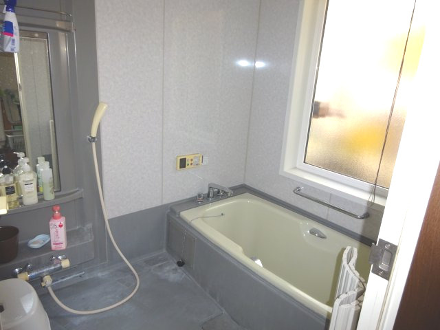 相知売家の浴室
