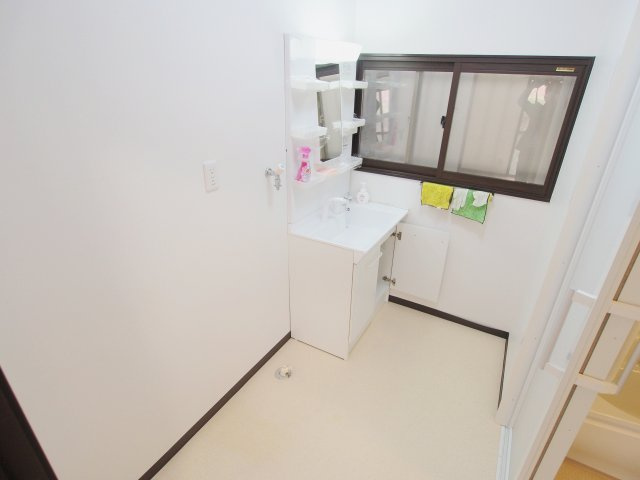 安芸郡海田町曙町の一戸建ての洗面所