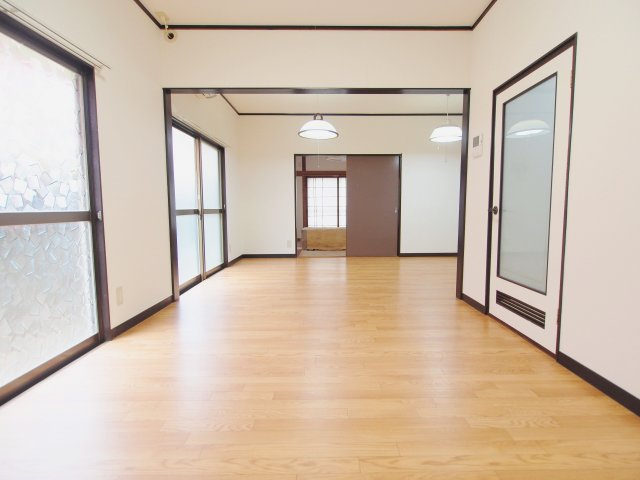 安芸郡海田町曙町の一戸建ての居間・リビング