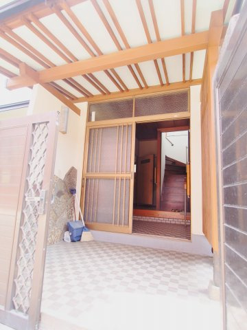 安芸郡海田町曙町の一戸建てのエントランス