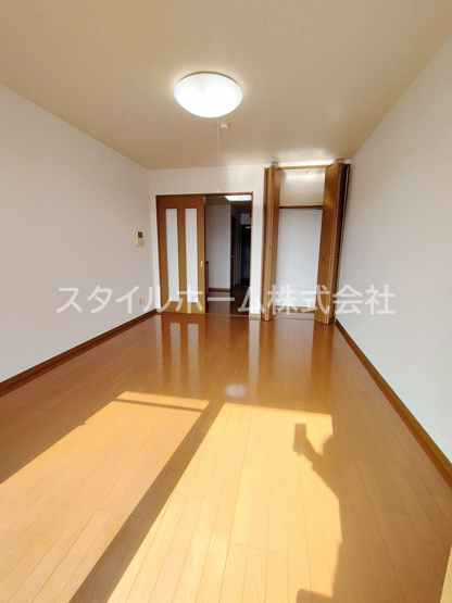 【内装】 | アーバンライフ吉胡台 | 別部屋写真です。