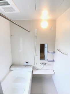 【浴室】 | 高崎市下中居町４期　新築戸建　Ricca　1号棟（全2棟） | 同社施工例：色や仕様は異なる場合がございます。