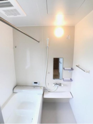 同社施工例：色や仕様は異なる場合がございます。