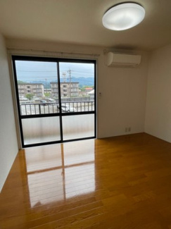 【居間・リビング】 | カーサ玉川 | 洋室6帖