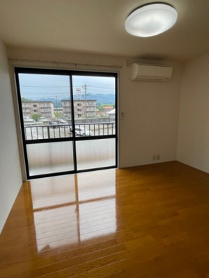 【居間・リビング】 | カーサ玉川 | 洋室6帖