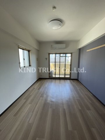 ビガーポリス109天満1丁目の居間・リビング|ゆったり過ごせる居間です