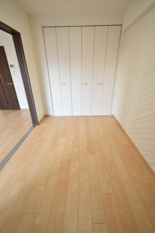 COCORO-EASTの洋室