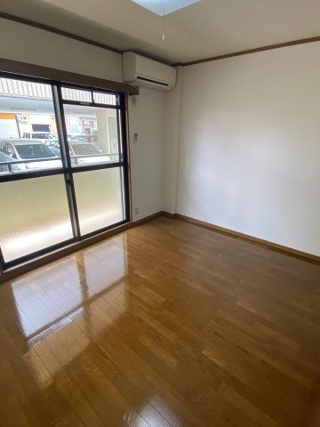 ベルメゾン一須賀Ⅰ号館の洋室|イメージになります。