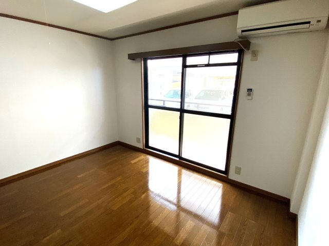 ベルメゾン一須賀Ⅰ号館の洋室