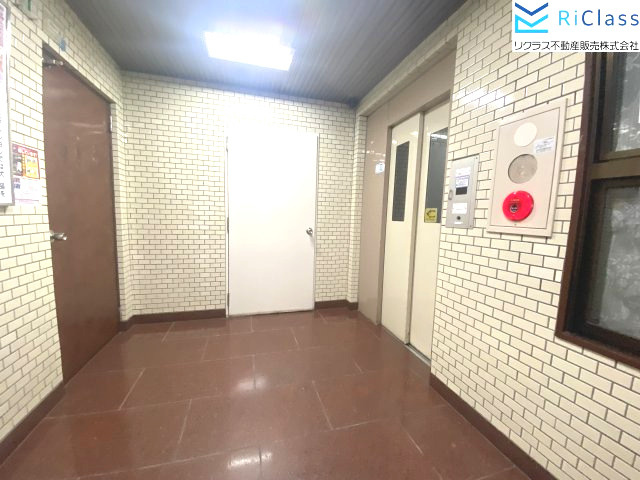 サンシャイン山手のエントランス|毎日通るエントランスはこのようになっています