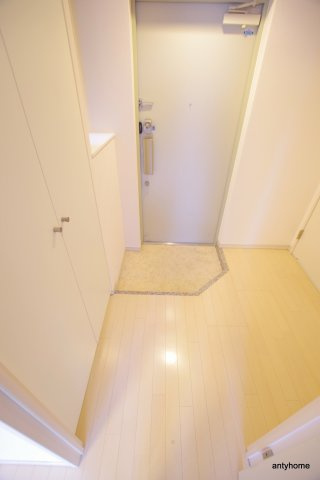 フィールドイン新大阪　仲介手数料無料の玄関