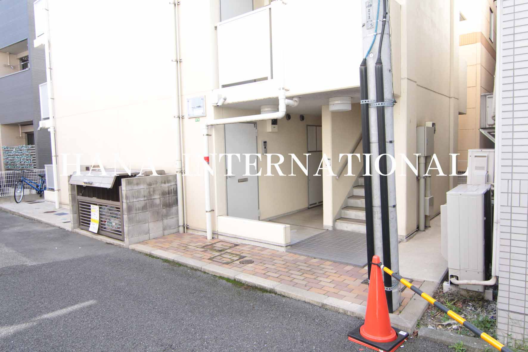 ソフィア参番館のエントランス