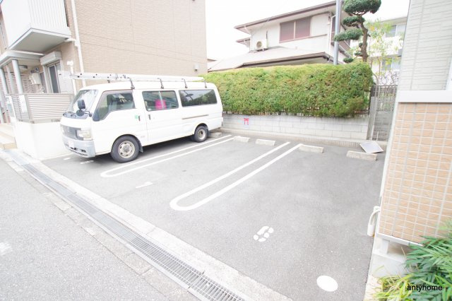 ダイワメゾン三国本町の駐車場