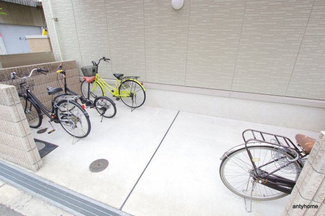 ダイワメゾン三国本町の駐車場