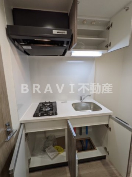 プレサンス天満橋ヴェルエラ BRAVI不動産のキッチン|【プレサンス天満橋ヴェルエラ】収納豊富なキッチン