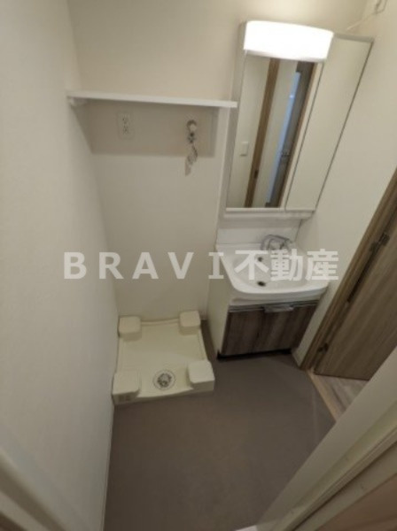 プレサンス天満橋ヴェルエラ BRAVI不動産の洗面所|【プレサンス天満橋ヴェルエラ】利用しやすい洗面所