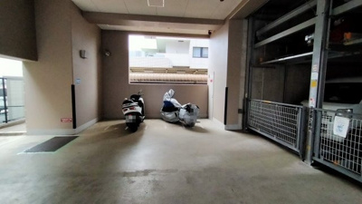 【駐車場】 | ロイヤルアーク今福鶴見 | 駐車場・バイク置き場