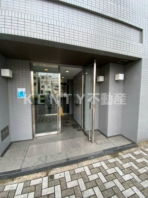 【エントランス】 | パインコート梅屋敷 | 落ち着いたエントランスです