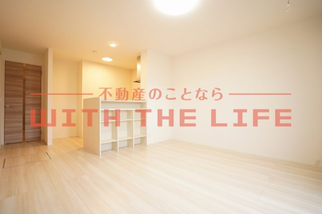 ミカハウスⅥ【キャッシュバック対象物件】の居間・リビング|ゆったりとした居間です