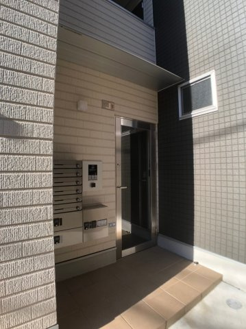 ハーモニーテラス下小阪のエントランス