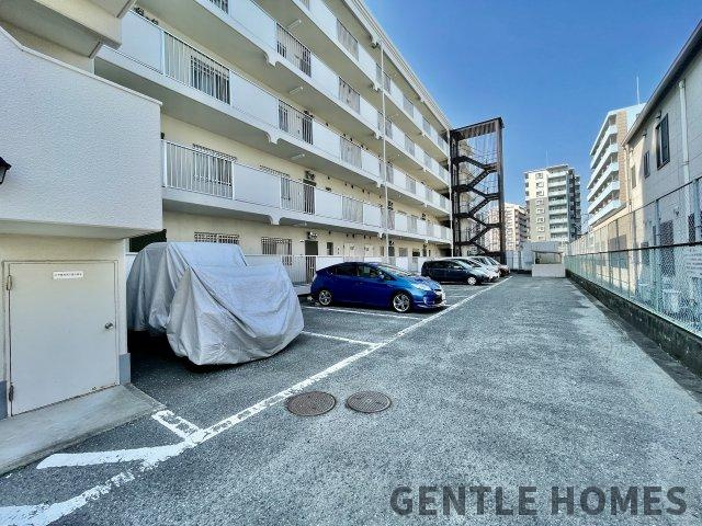 ロワールマンション吉塚Ⅱの駐車場