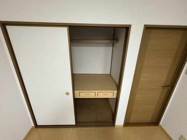 グランメール千昭の収納|押入（北側洋室）