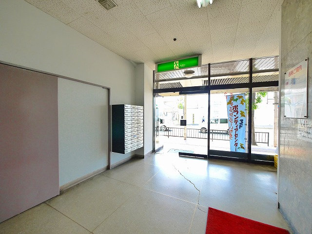 天理ビルのエントランス|エントランスです