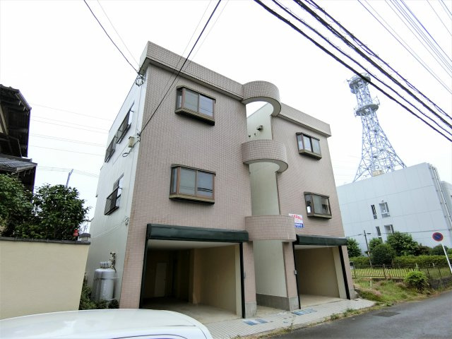 IMビルの外観