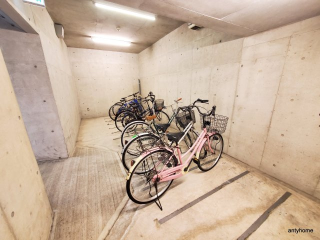 アクアプレイス大阪レジェンド　仲介手数料無料の駐車場