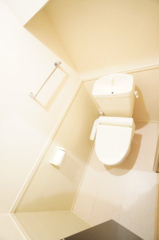 【トイレ】 | PARK HILLS MIYAKO B | ※同物件・反転タイプの写真です。