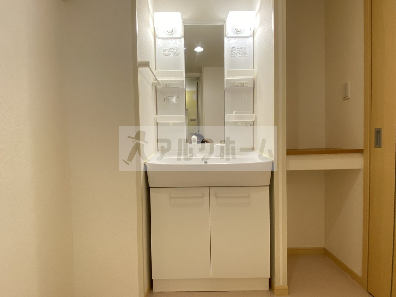 エトワール（田井中）の独立洗面台