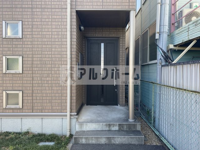 クオリア上之島町南のエントランス