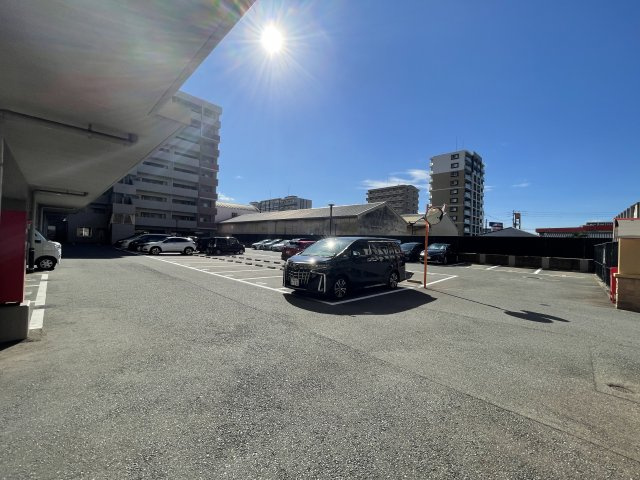 ルネッサンス21福岡東の駐車場
