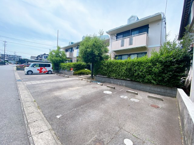 サンビレッジ横川の駐車場