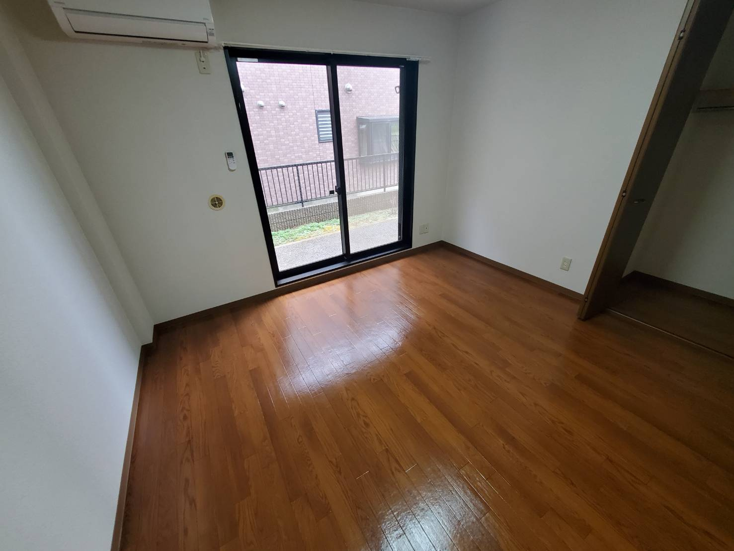 ブエナビスタ鷺沼の居間・リビング