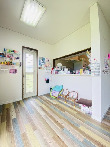 福岡市博多区東那珂２丁目の中古一戸建の居間・リビング