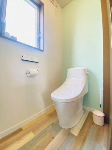 福岡市博多区東那珂２丁目の中古一戸建のトイレ