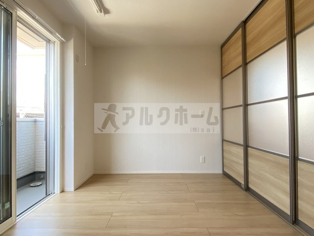 セジュール山本南の洋室