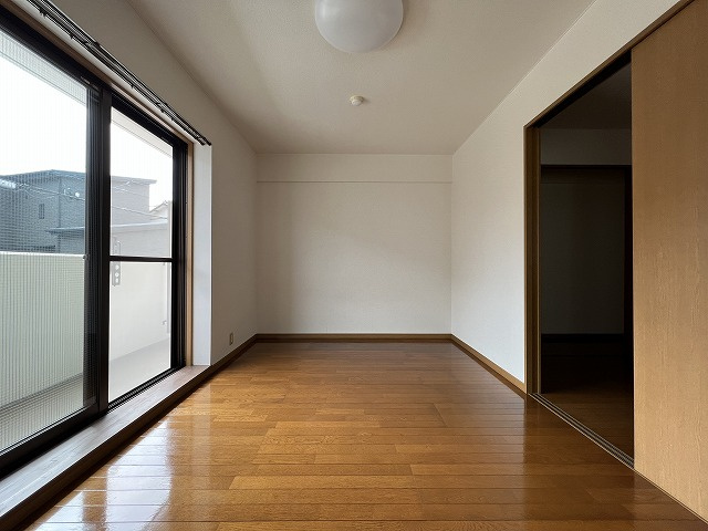 メロディハイム愛宕山の洋室|ゆったりした洋室です
※反転の場合あり