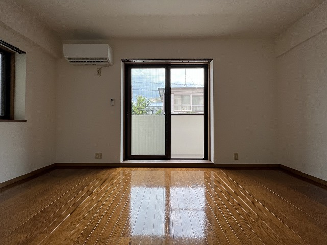 メロディハイム愛宕山の洋室|スタンダードな洋室です
※反転の場合あり