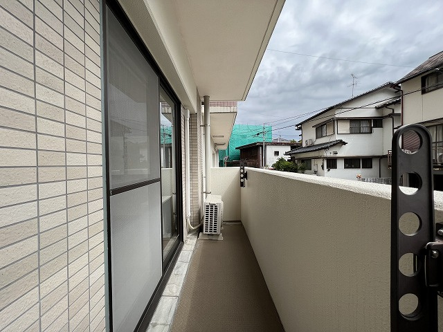 メロディハイム愛宕山のバルコニー|外からの目が気にならないバルコニーで洗濯物が干せます