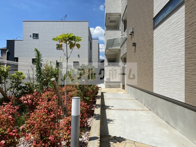 フジパレスパルトネールさとの3番館のエントランス